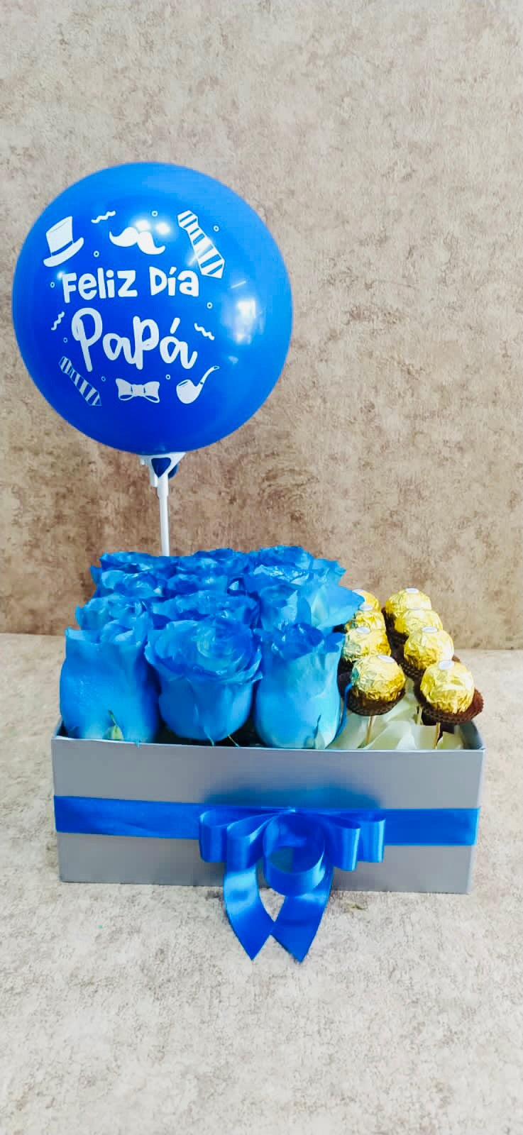 CAJA DE ROSAS CON FERRERO 🍫